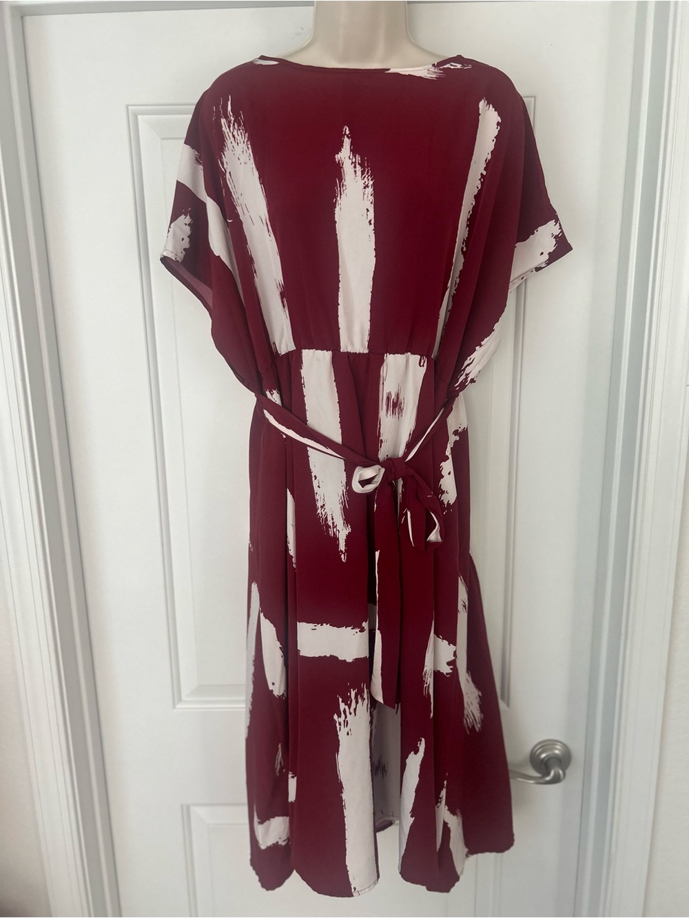 Maroon Brushstroke Tie-Waist Midi Dress